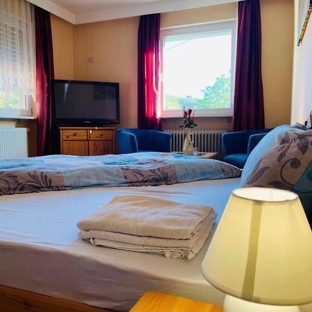 Hotel Ochsen Ortenberg  Экстерьер фото